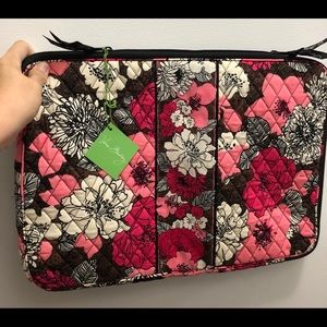 NWT Vera Bradley 17” laptop sleeve (Mocha Rouge)